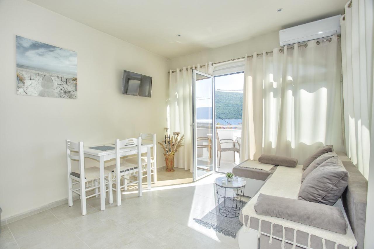Apartments Milanovic Herceg Novi Pokoj fotografie