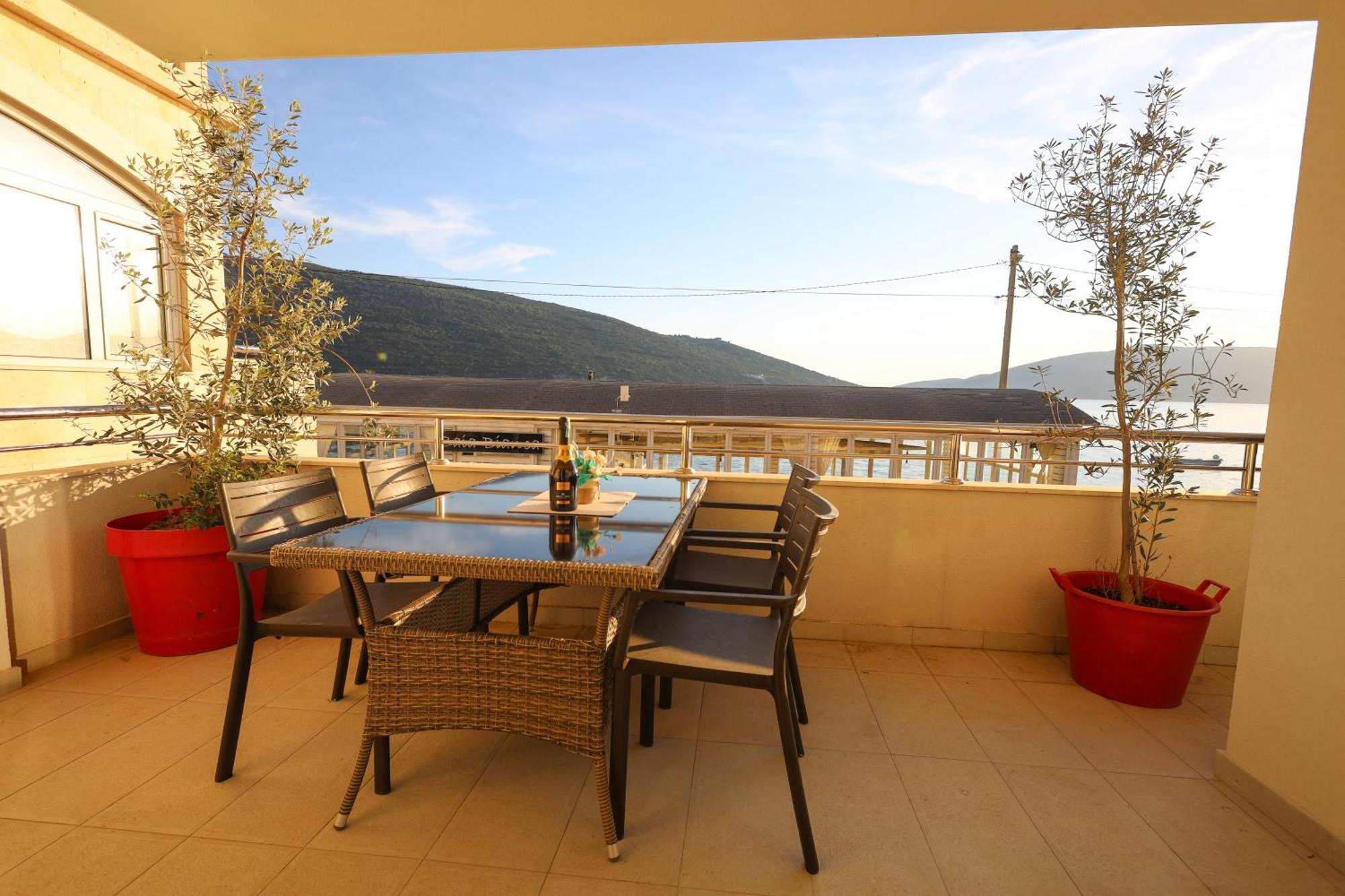 Apartments Milanovic Herceg Novi Exteriér fotografie