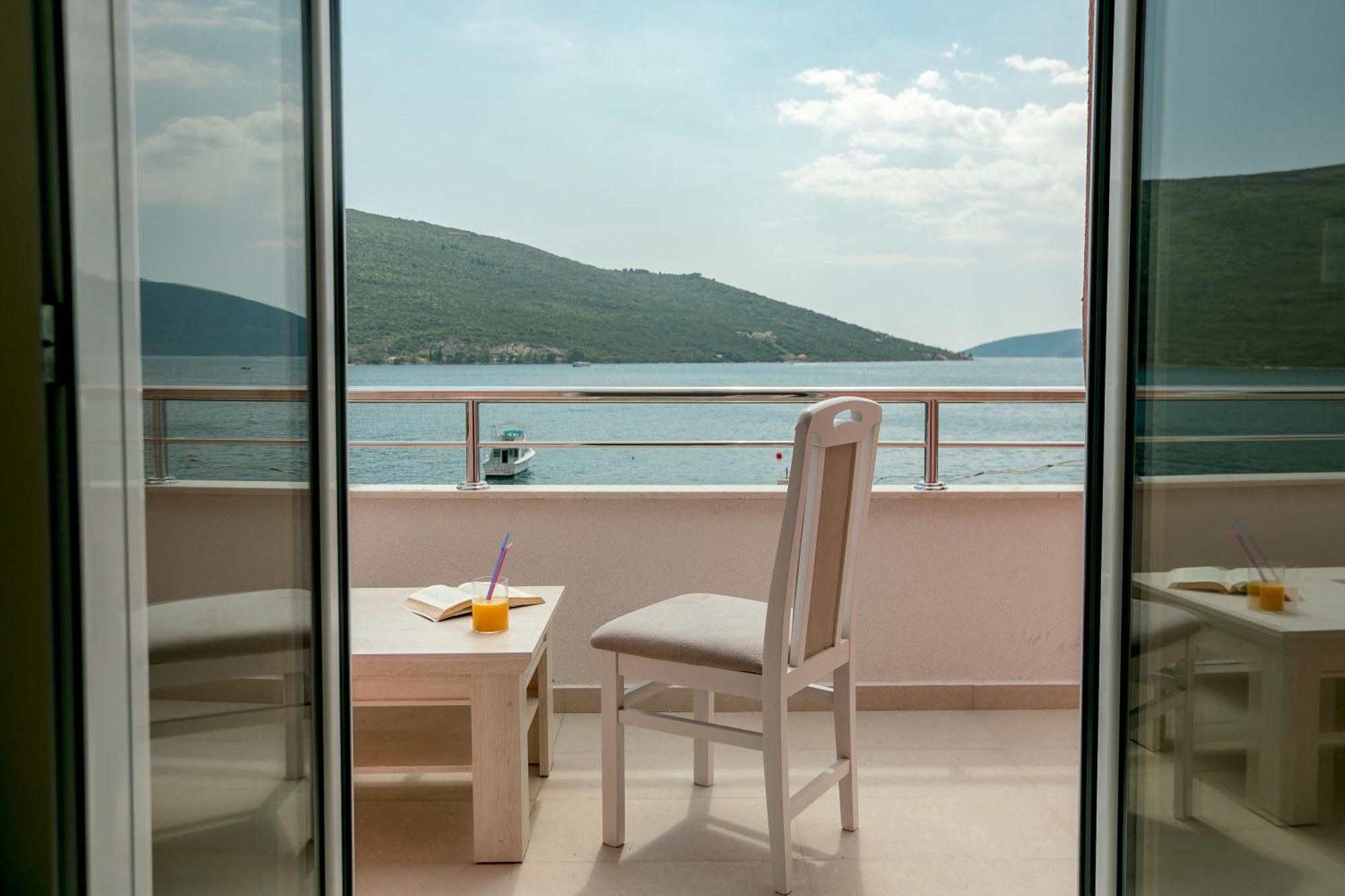 Apartments Milanovic Herceg Novi Pokoj fotografie