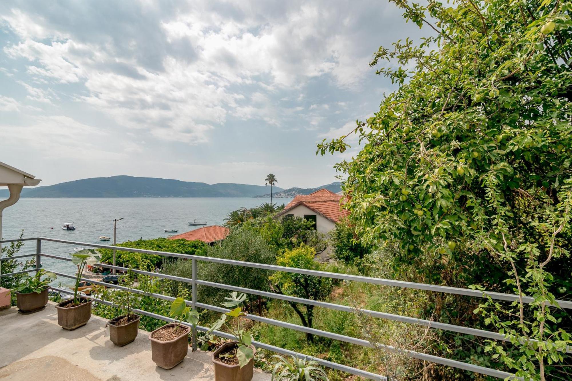 Apartments Milanovic Herceg Novi Pokoj fotografie